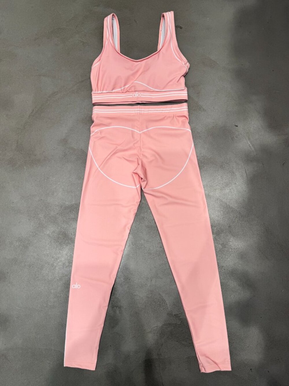 Alo Yoga Pink Tracksuit - Picture 5 of 6